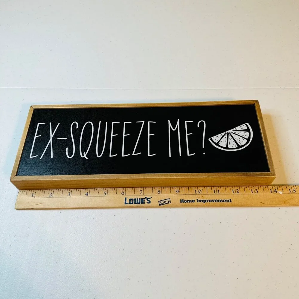 Ex-Squeeze Me Black Block Sign With Lemon Slice Graphic Table Decor Wall Decor
